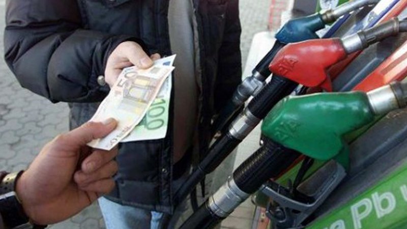 Carburanti: aumento dei prezzi diminuisce i consumi del 10,3%