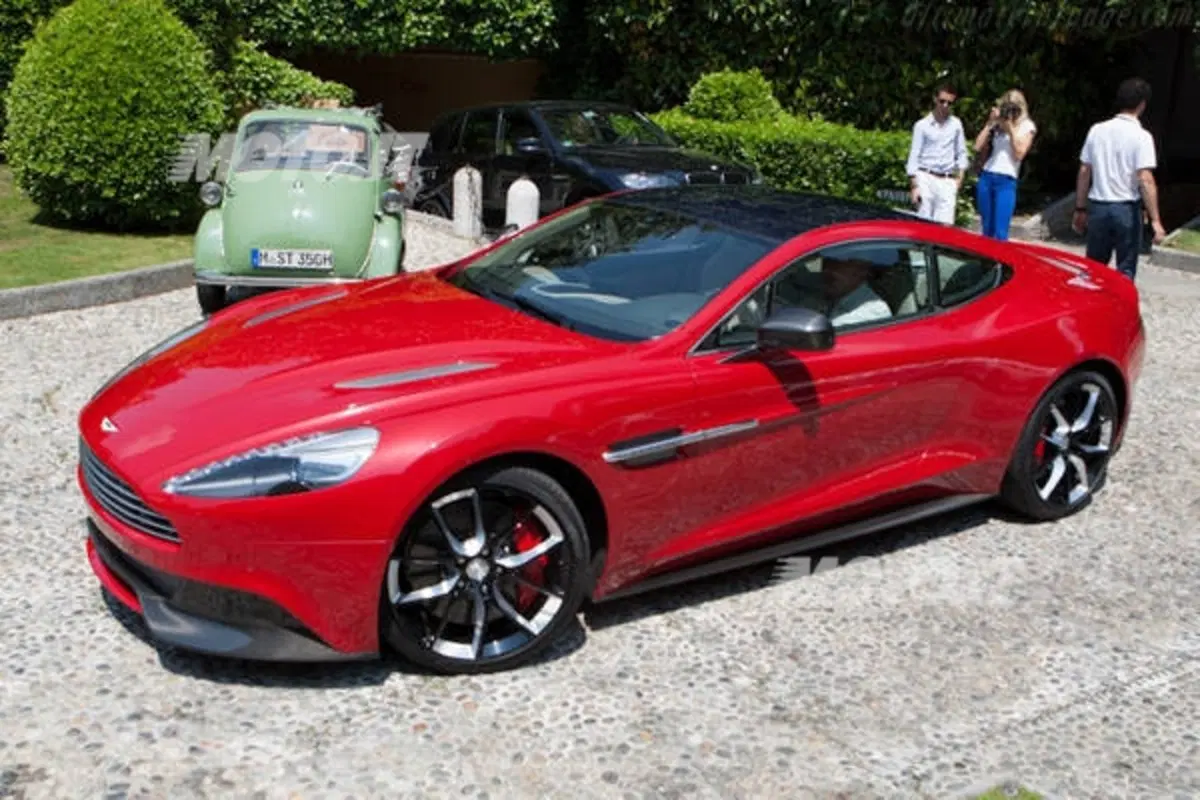 Aston Martin Project AM 310: a Villa d'Este anticipa la nuova DBS (3)