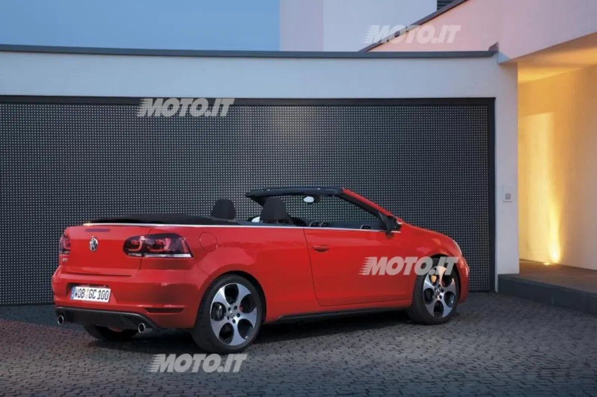 Volkswagen Golf GTI Cabriolet: listino prezzi (11)