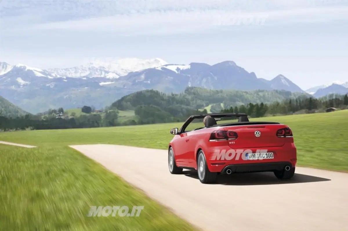 Volkswagen Golf GTI Cabriolet: listino prezzi (12)