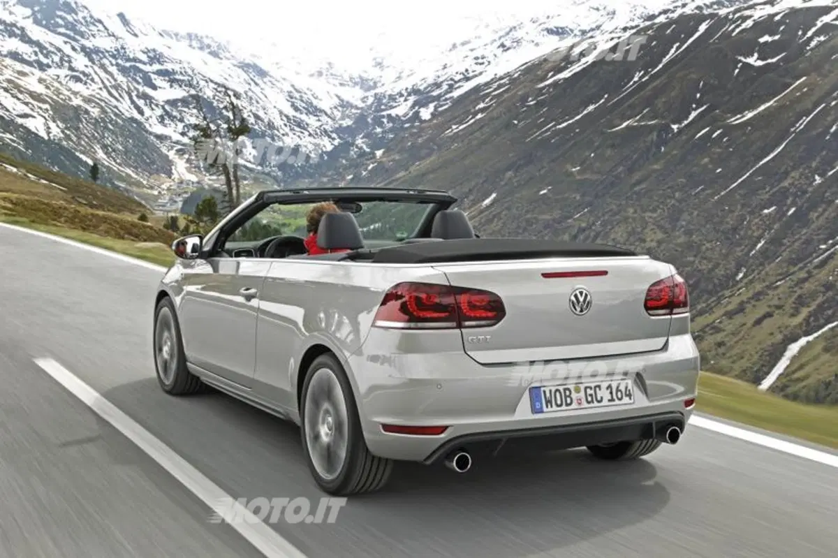 Volkswagen Golf GTI Cabriolet: listino prezzi (13)
