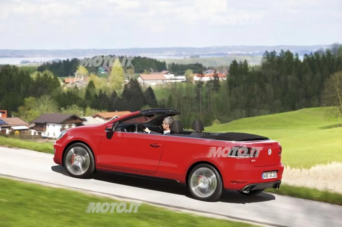 Volkswagen Golf GTI Cabriolet: listino prezzi (17)