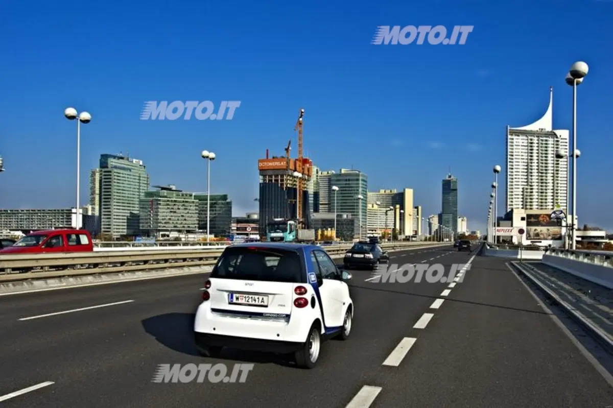 smart car2go: oltre 100.000 clienti nel mondo (2)
