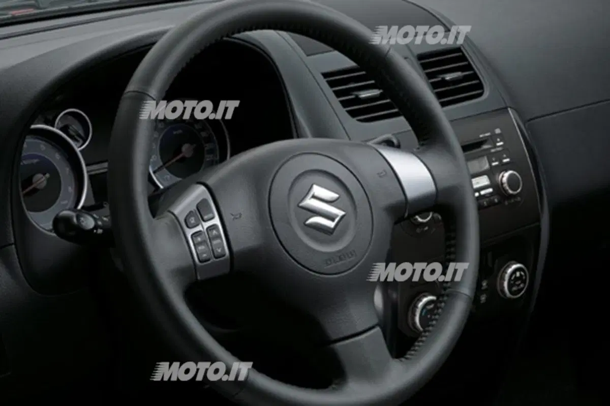 Suzuki SX4 1.5 2WD GL: in promozione fino al 30 giugno (11)