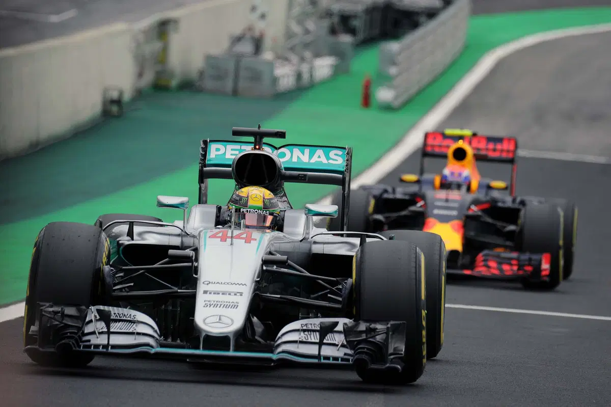 F1, Gp Brasile 2016: pole per Hamilton (2)