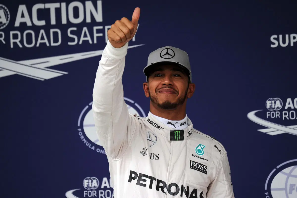 F1, Gp Brasile 2016: pole per Hamilton (17)