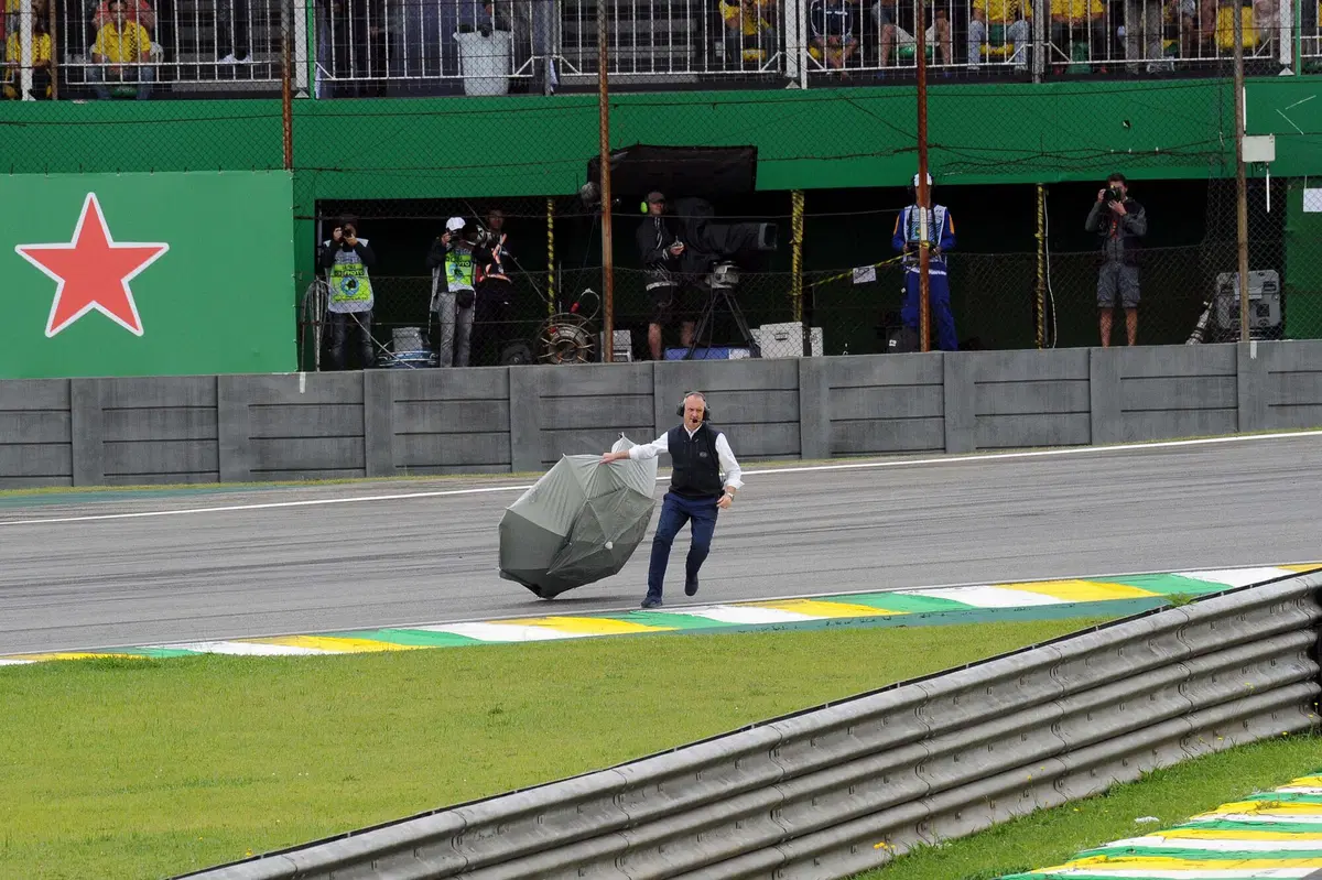 F1, Gp Brasile 2016: pole per Hamilton (19)