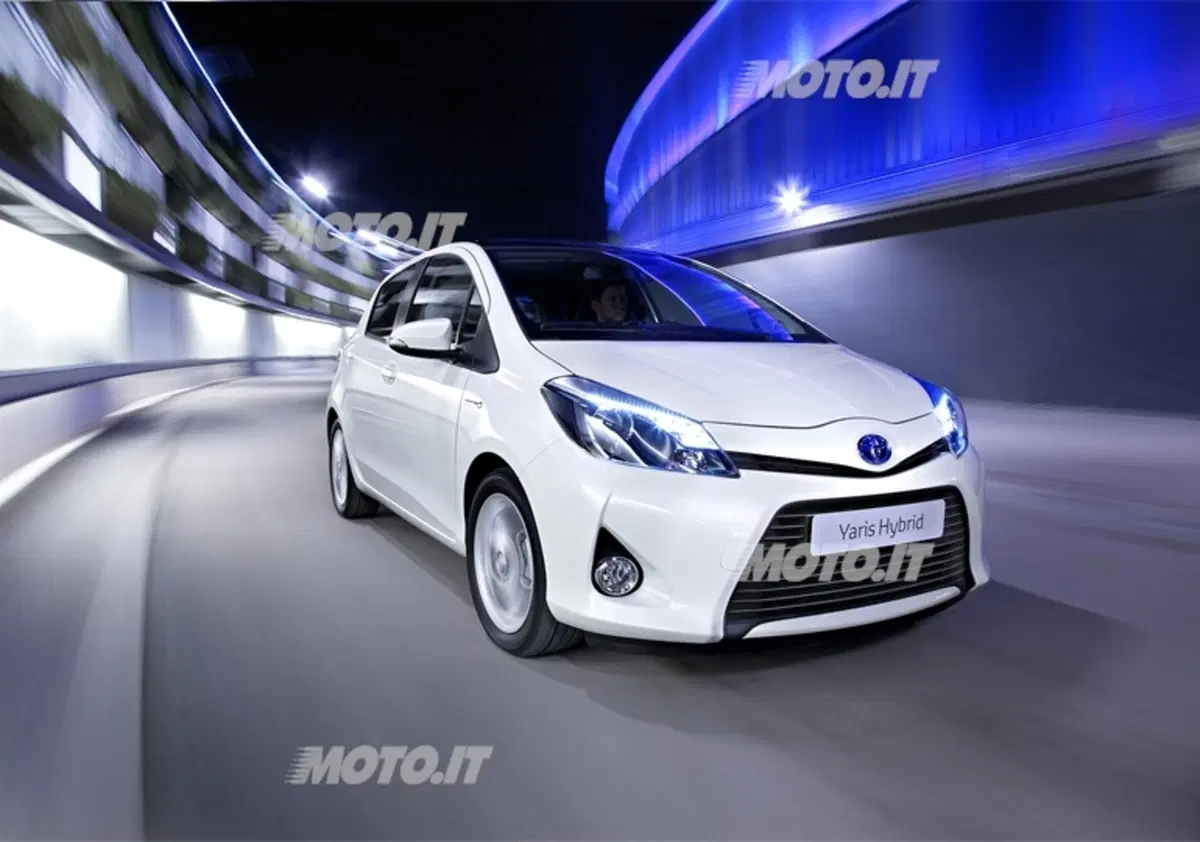 Toyota Yaris Hybrid (4)