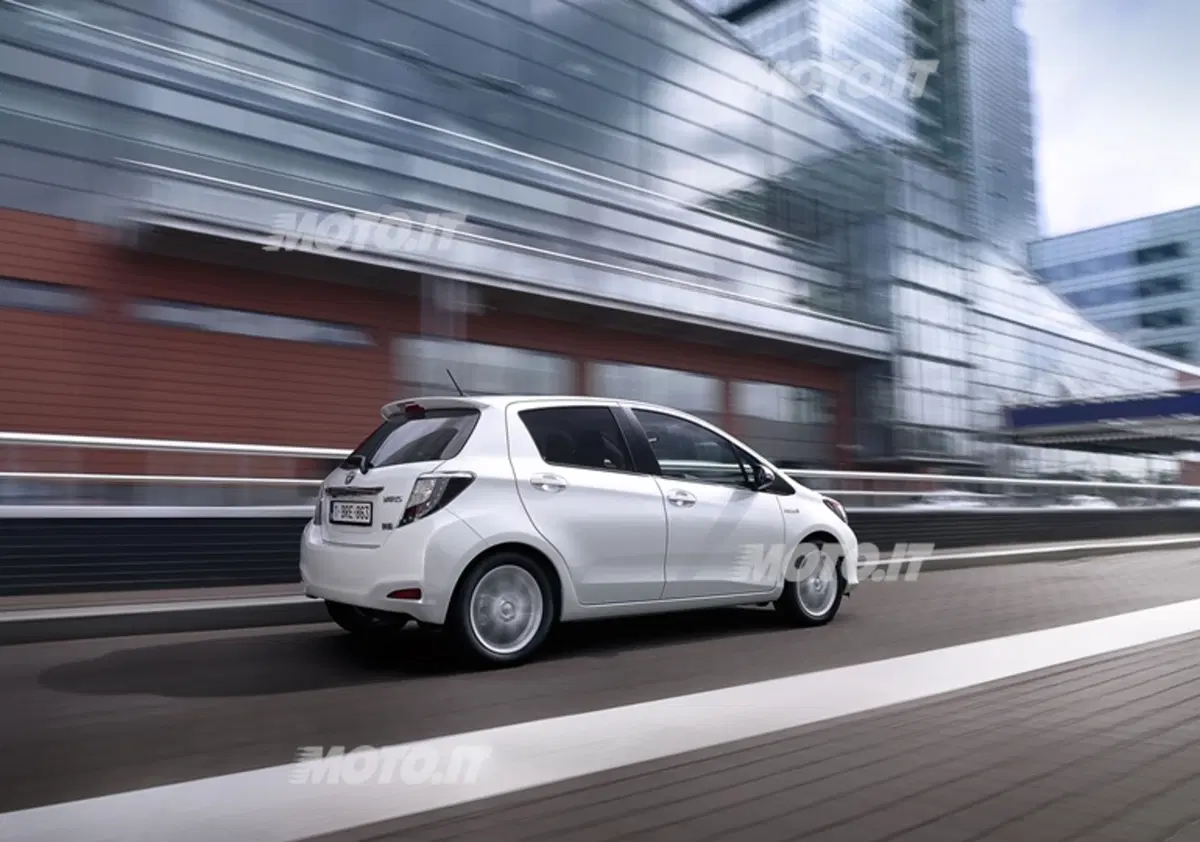 Toyota Yaris Hybrid (6)