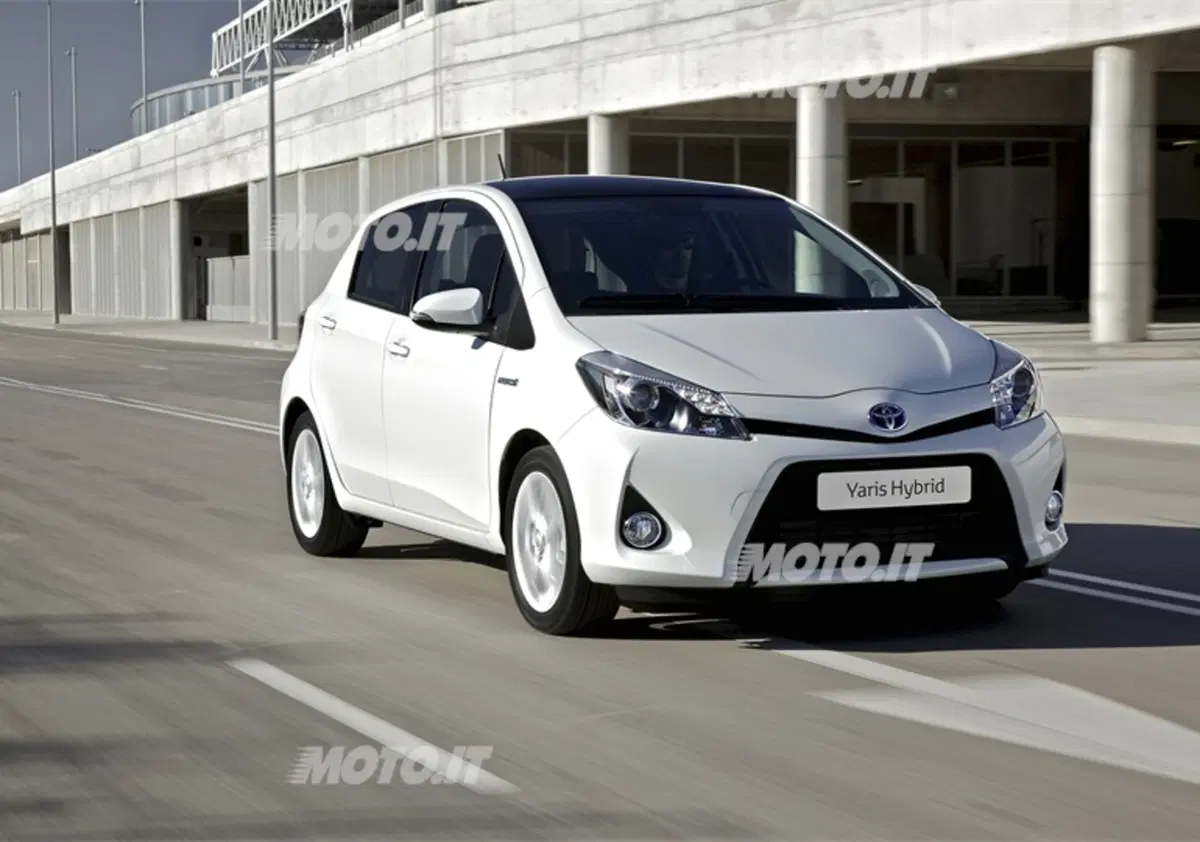 Toyota Yaris Hybrid (8)