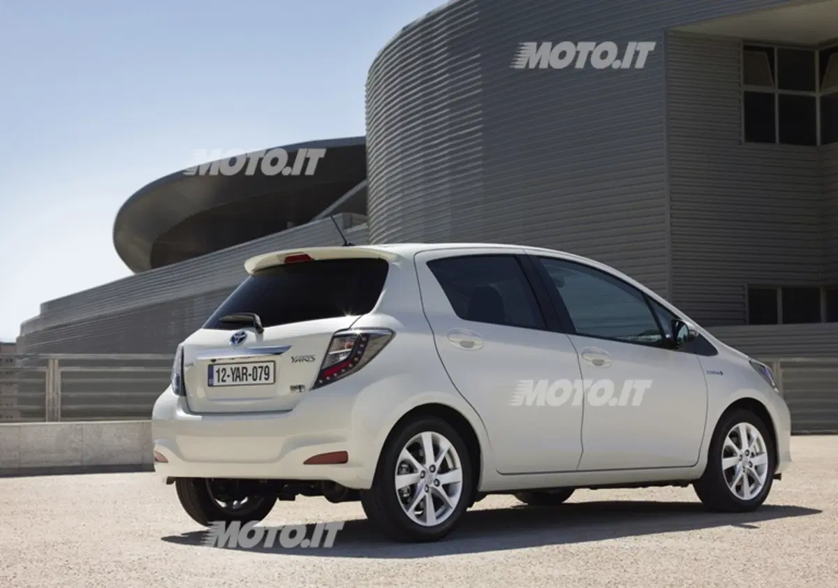 Toyota Yaris Hybrid (10)