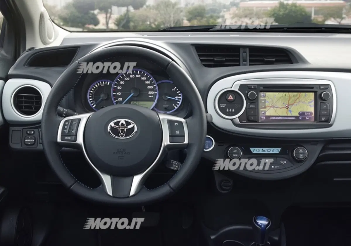 Toyota Yaris Hybrid (22)