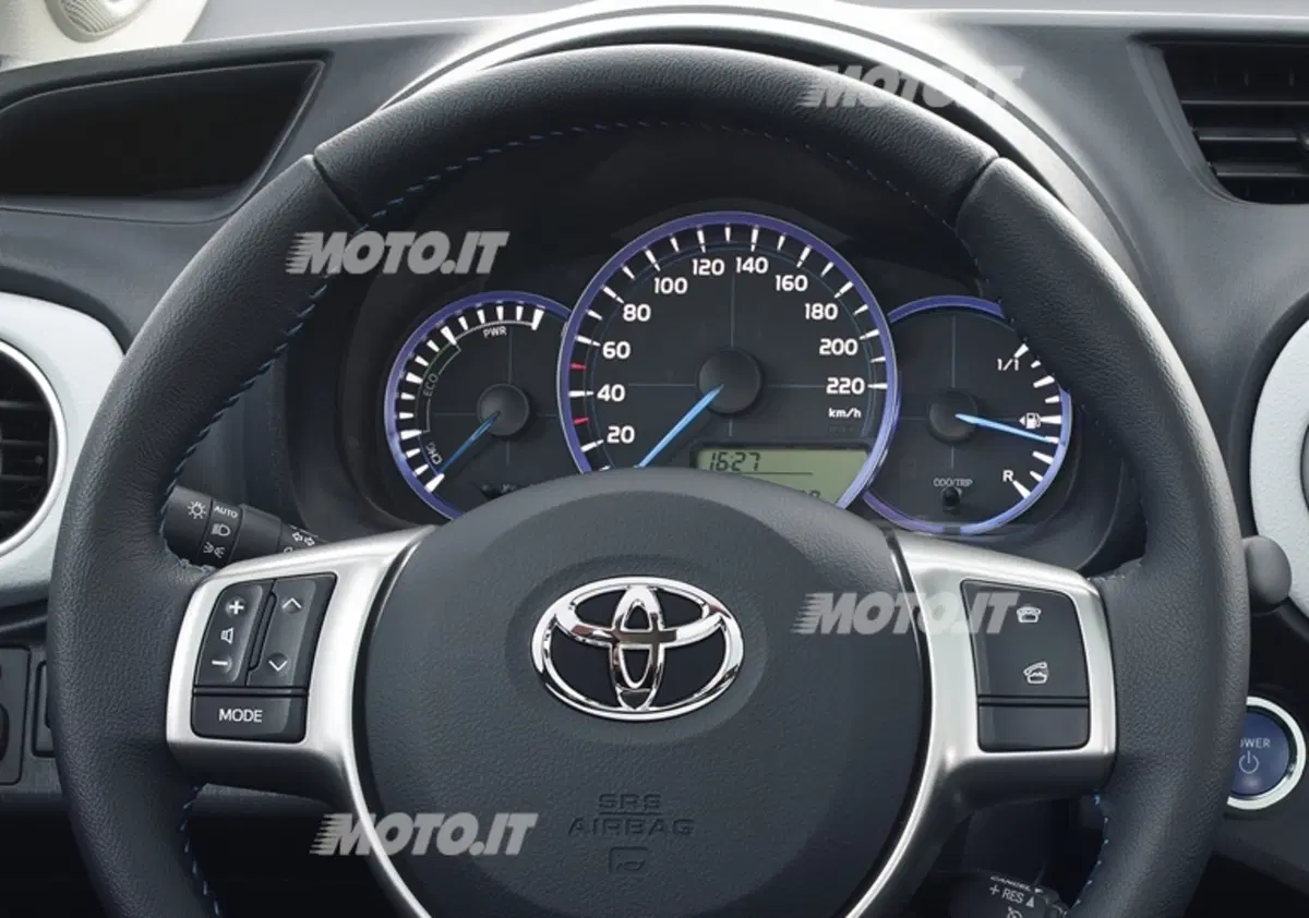 Toyota Yaris Hybrid (23)
