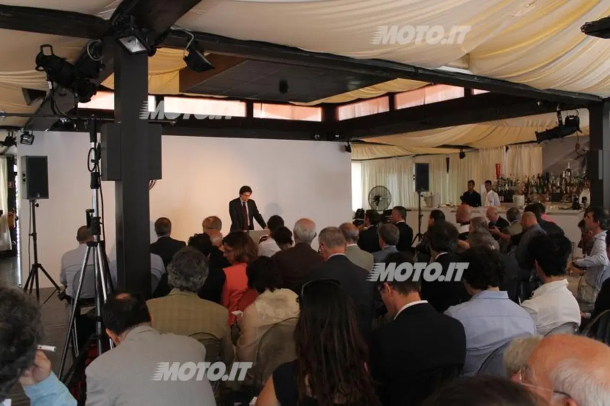 Fiat: benzina a 1 euro fino al 2015 (12)