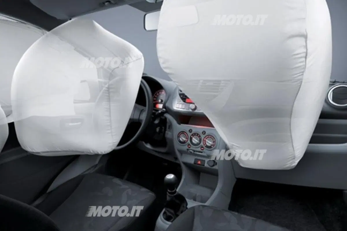Suzuki Alto: motorizzazioni a benzina e GPL in offerta fino al 30 giugno (14)
