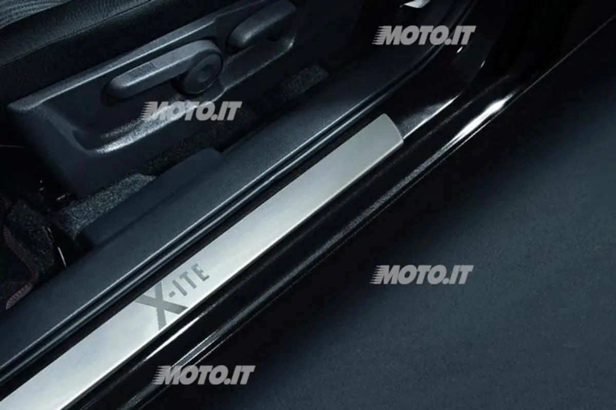 Suzuki Swift: ora con kit sportivo X-ITE (6)