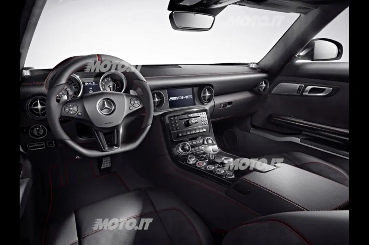 Mercedes-Benz SLS AMG GT (3)