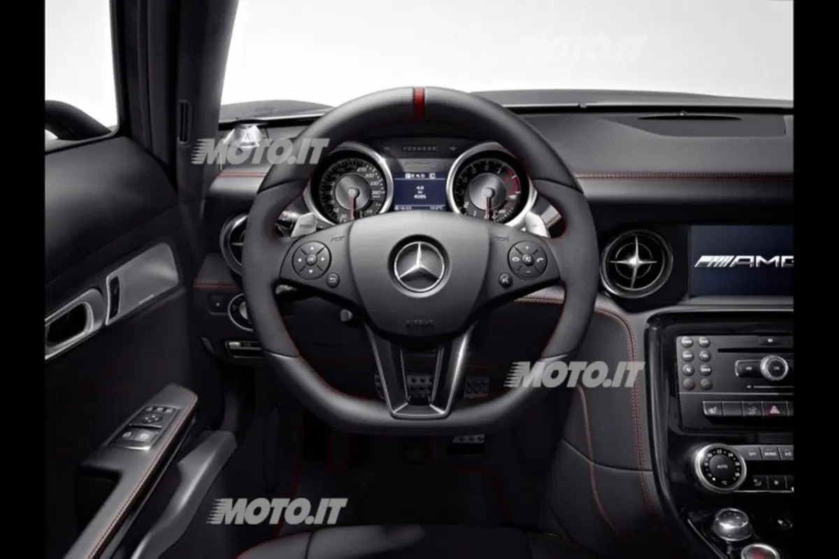 Mercedes-Benz SLS AMG GT (4)