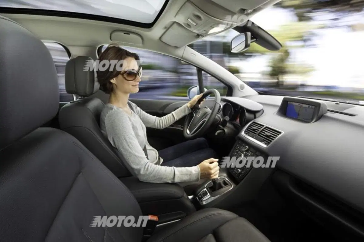 Opel Meriva: cambio automatico anche sul benzina 1.4 (5)