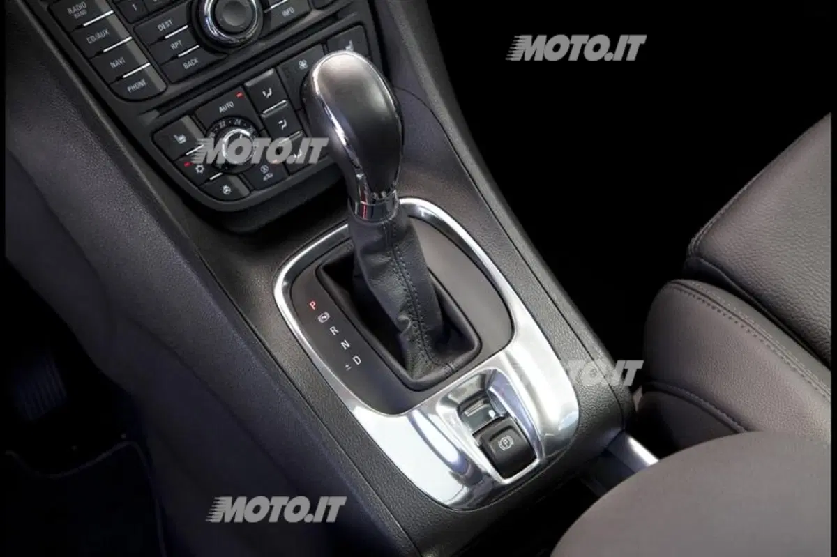 Opel Meriva: cambio automatico anche sul benzina 1.4 (7)