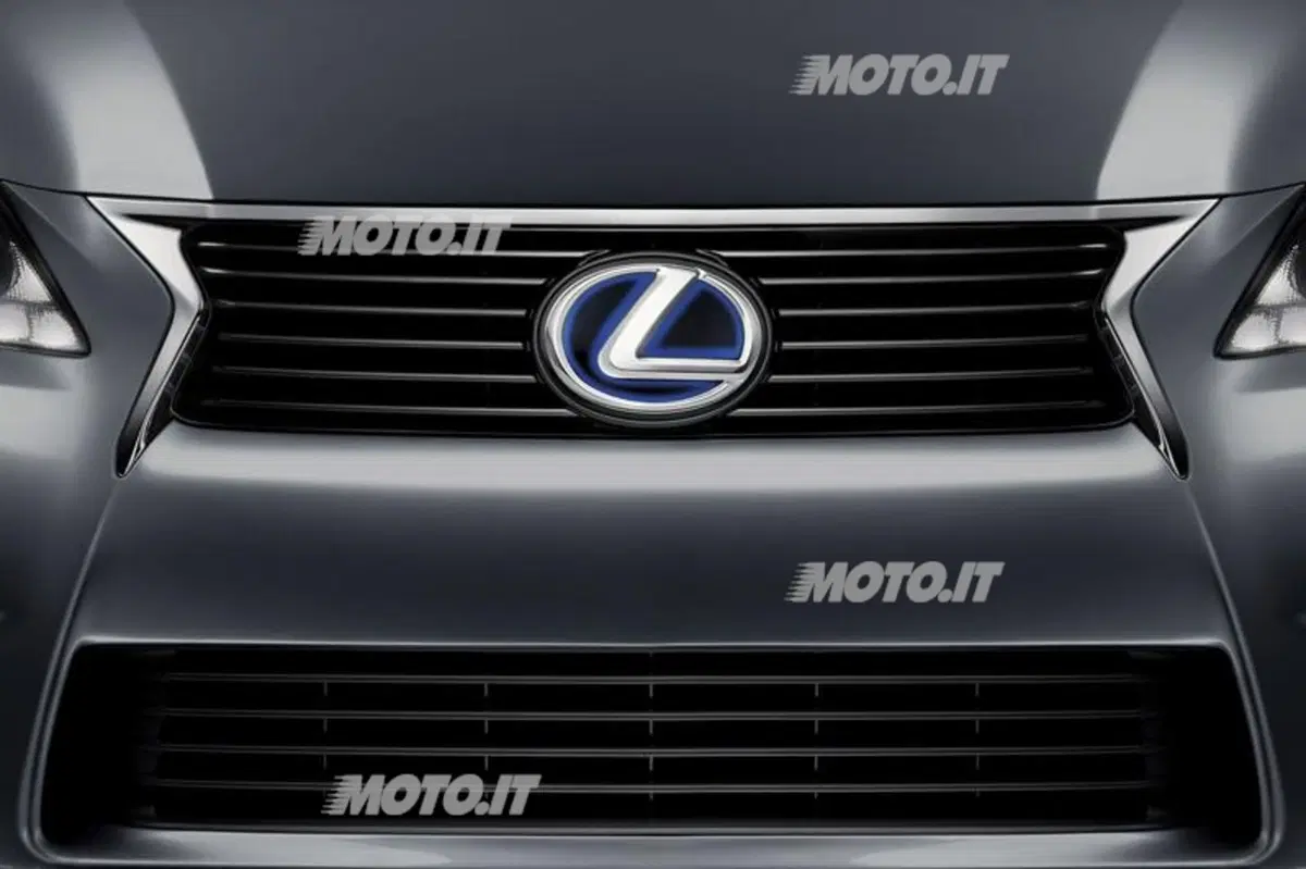 Lexus GS 450h: listino prezzi (11)