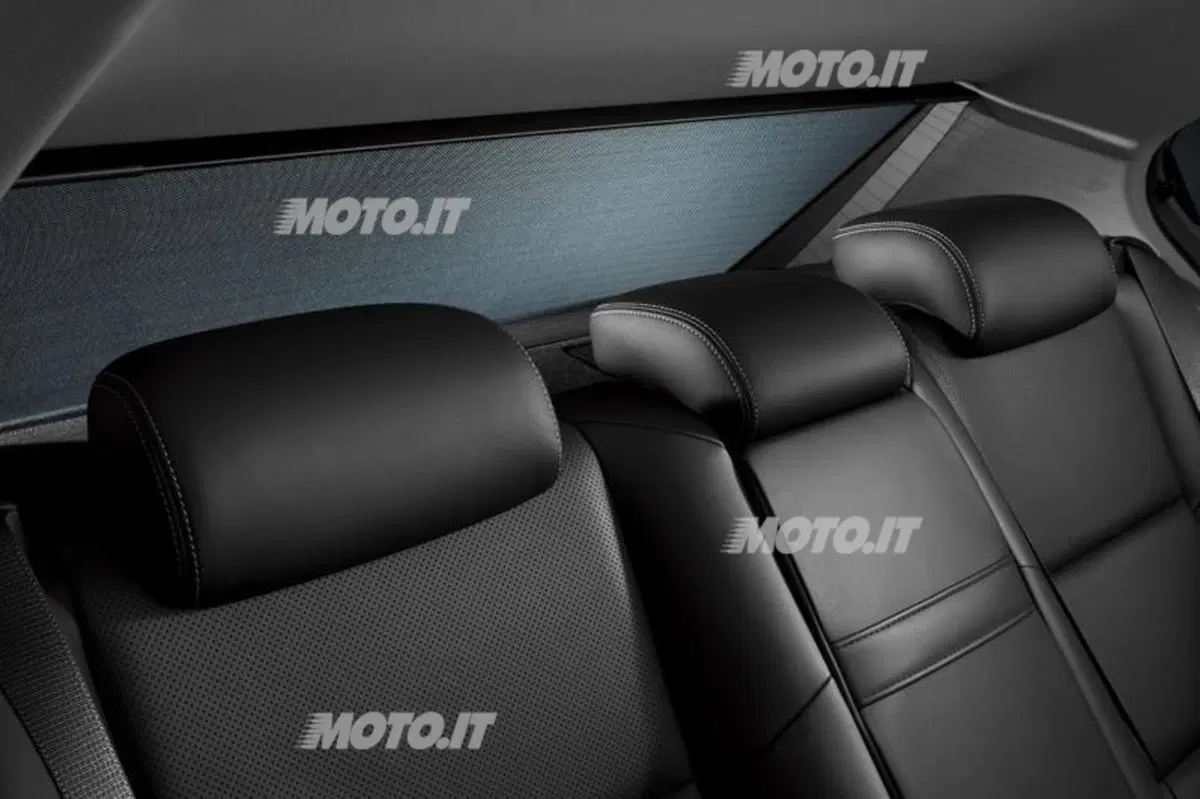 Lexus GS 450h: listino prezzi (22)