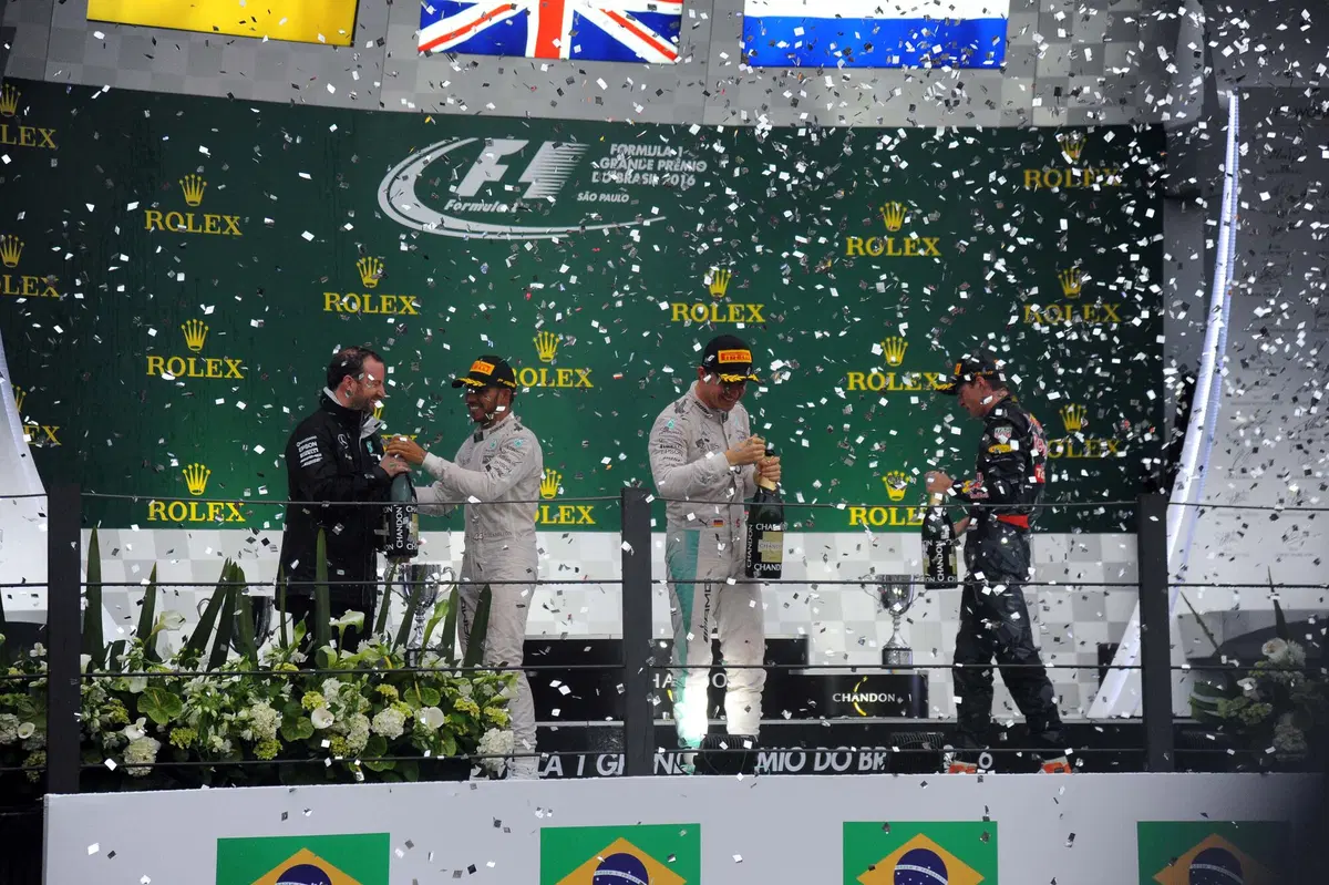F1, Gp Brasile 2016: vince Hamilton