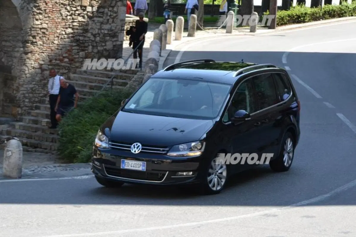 Volkswagen Sharan (2)