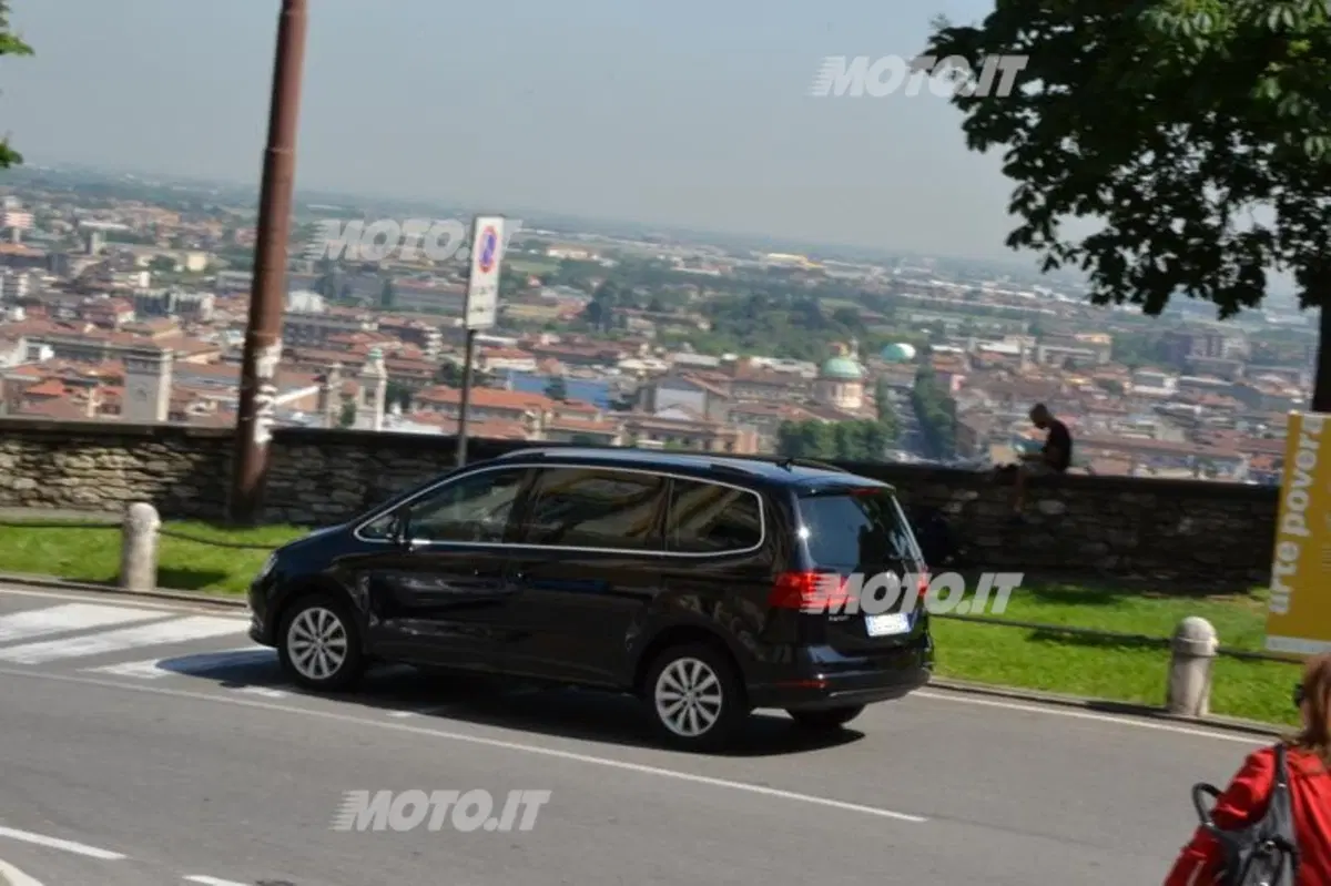 Volkswagen Sharan (5)