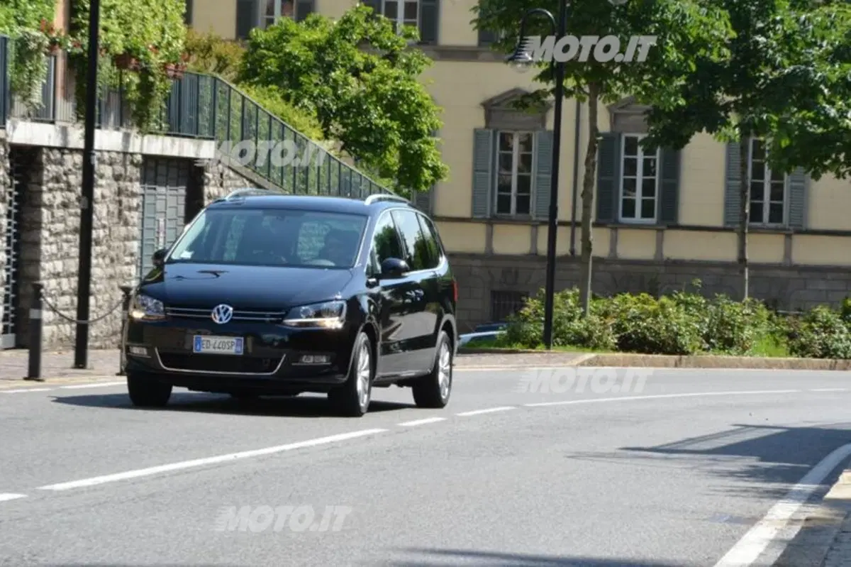 Volkswagen Sharan (8)
