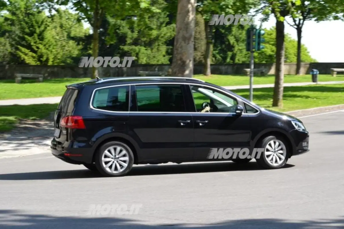 Volkswagen Sharan (11)