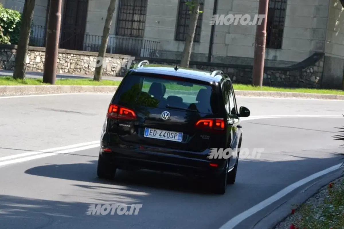 Volkswagen Sharan (12)