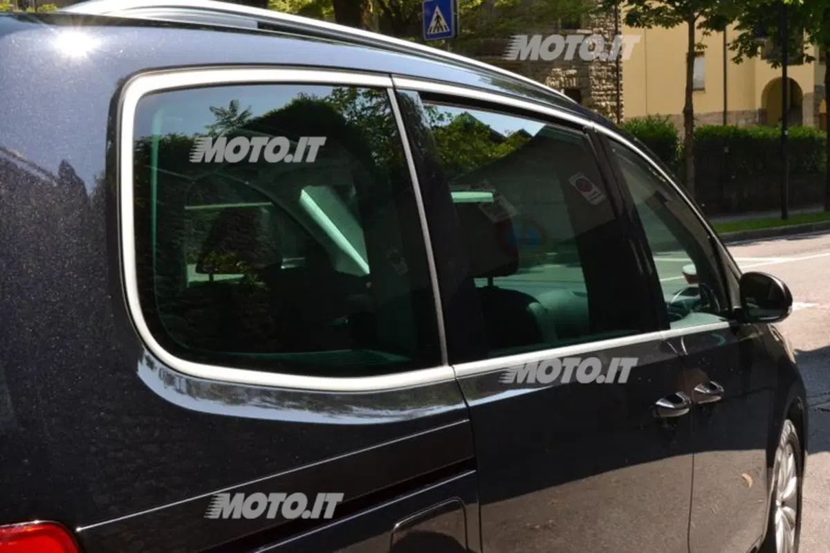 Volkswagen Sharan (32)