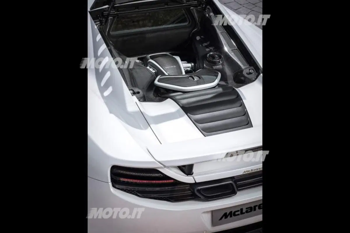 McLaren MP4-12C MY 2013 (5)