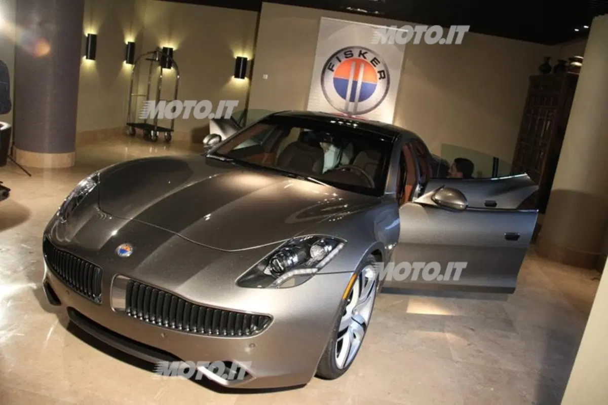 Fisker Karma incontra i clienti a Milano