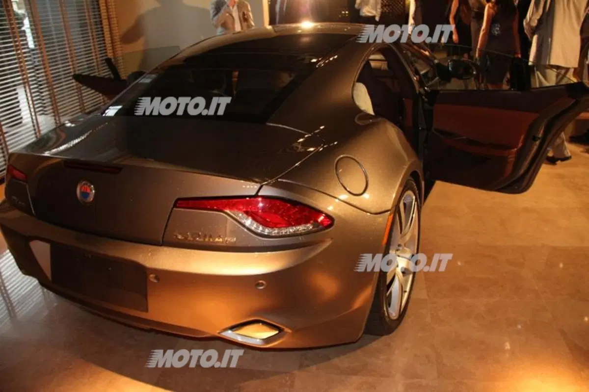 Fisker Karma incontra i clienti a Milano (2)