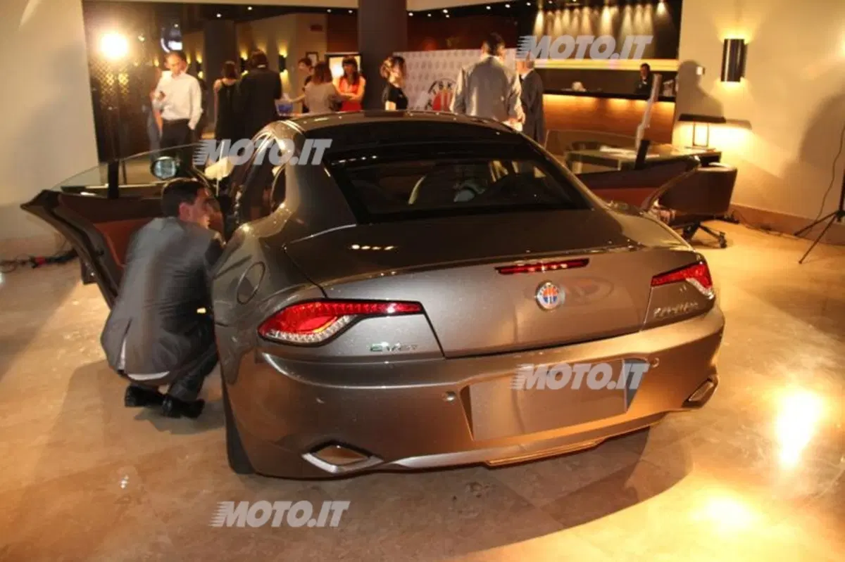 Fisker Karma incontra i clienti a Milano (3)