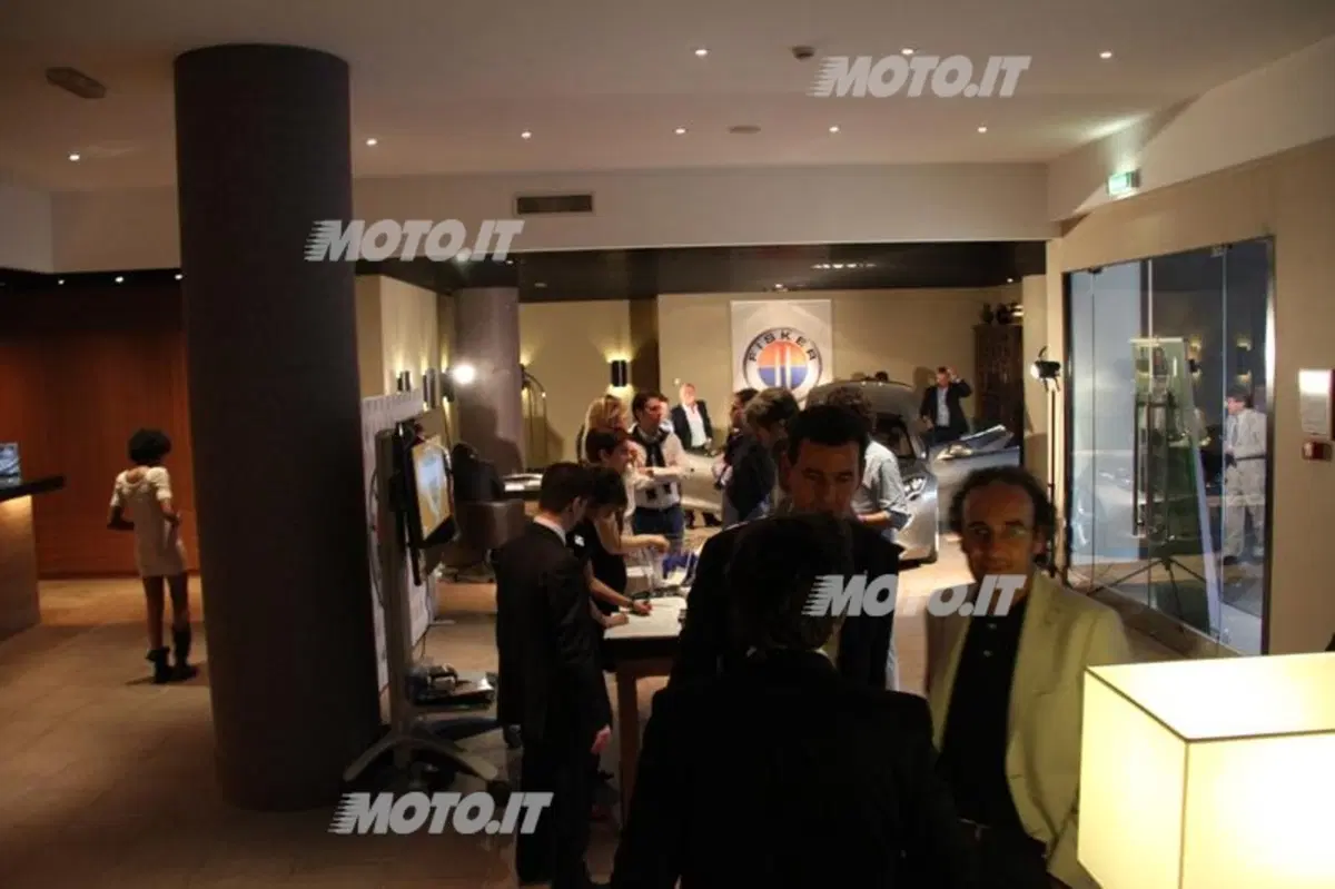 Fisker Karma incontra i clienti a Milano (23)