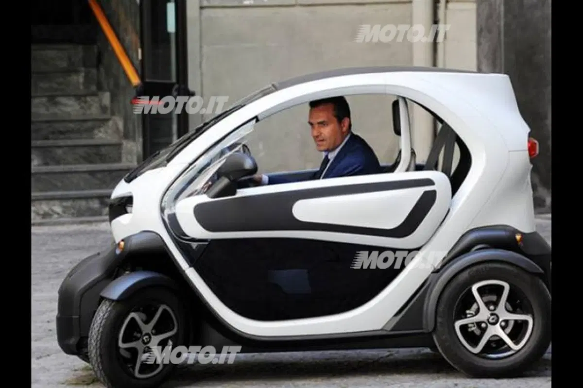 Renault a Napoli con i veicoli Z.E. (3)