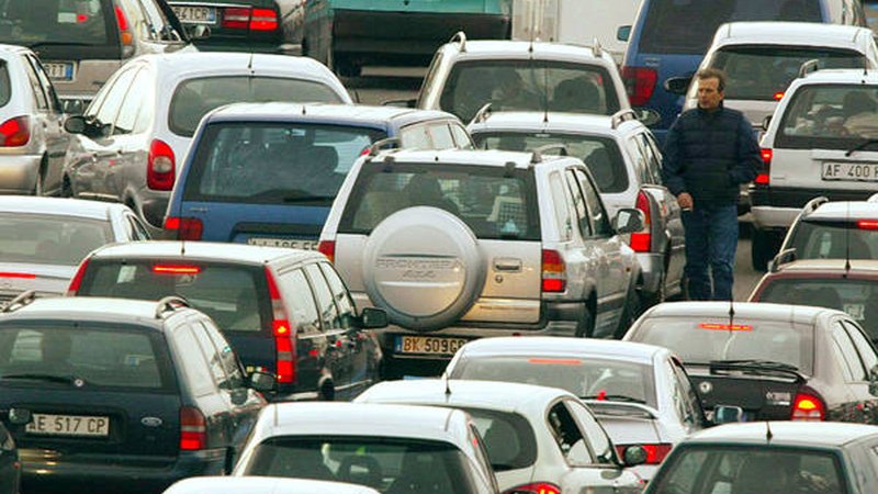 Traffico: l&#039;Italia &egrave; il Paese a maggior densit&agrave; circolante d&#039;Europa