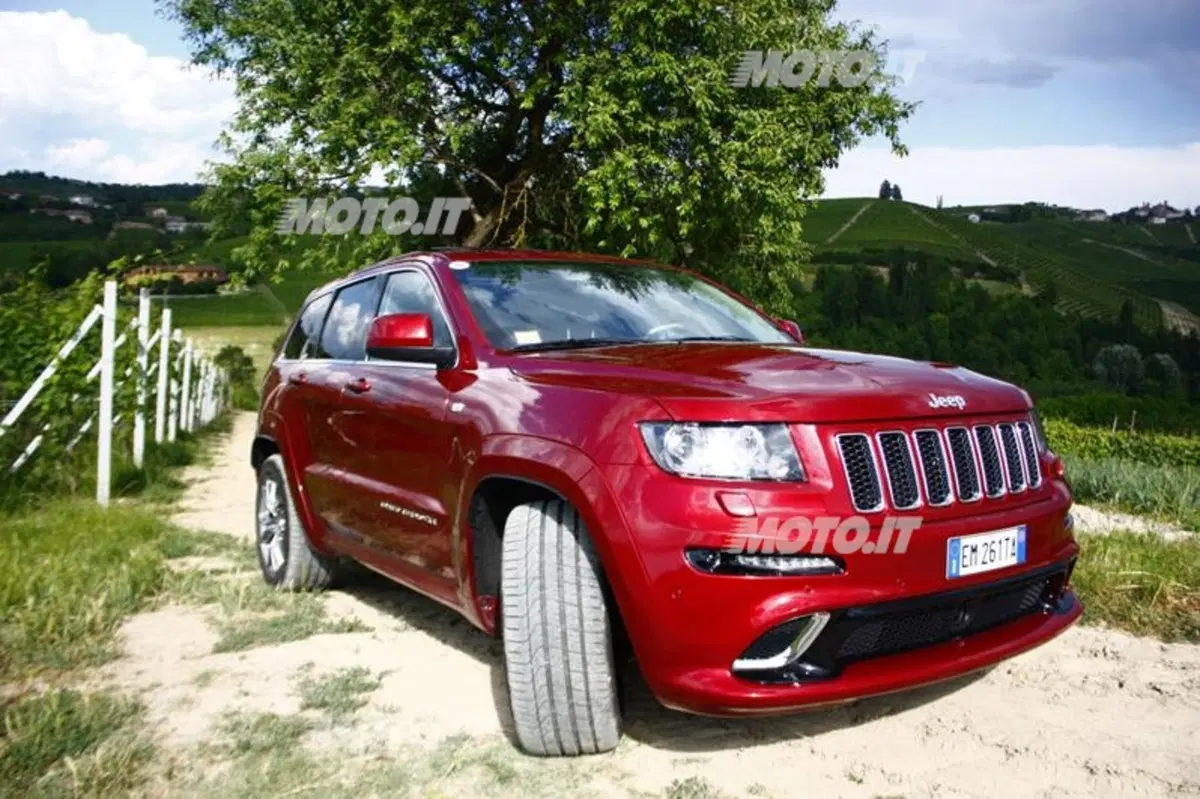 Jeep Grand Cherokee SRT (2)