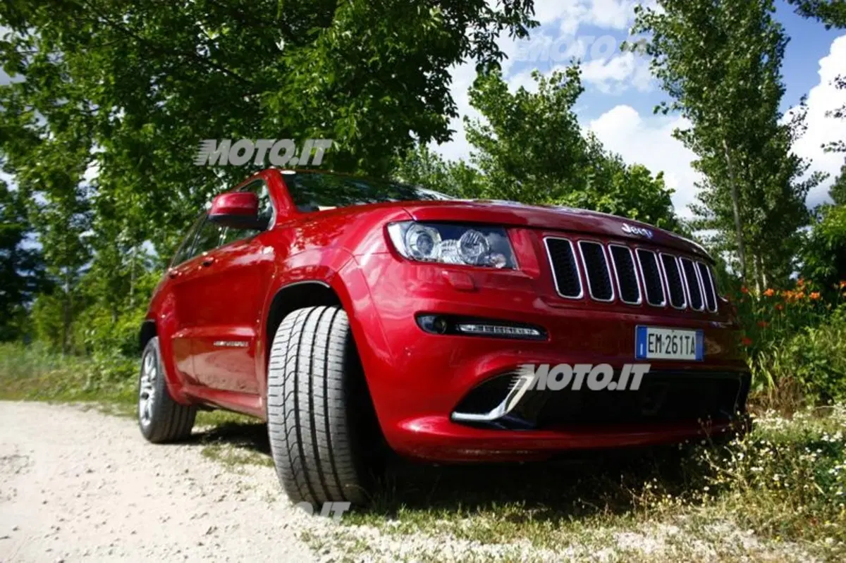Jeep Grand Cherokee SRT (5)