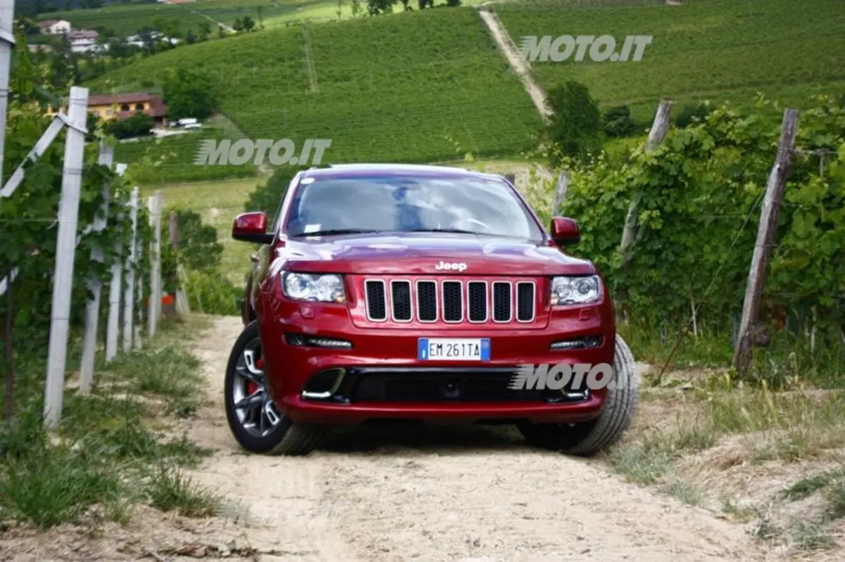 Jeep Grand Cherokee SRT (6)