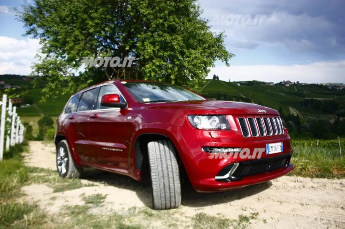 Jeep Grand Cherokee SRT (7)