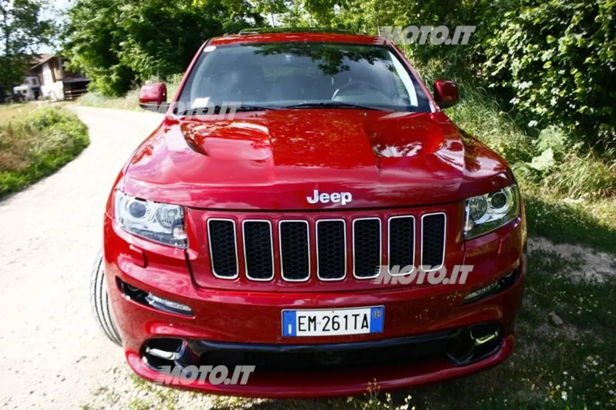 Jeep Grand Cherokee SRT (10)