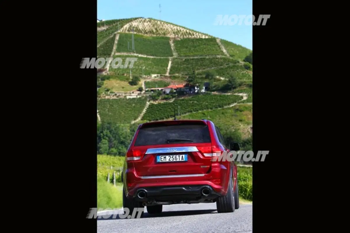 Jeep Grand Cherokee SRT (11)