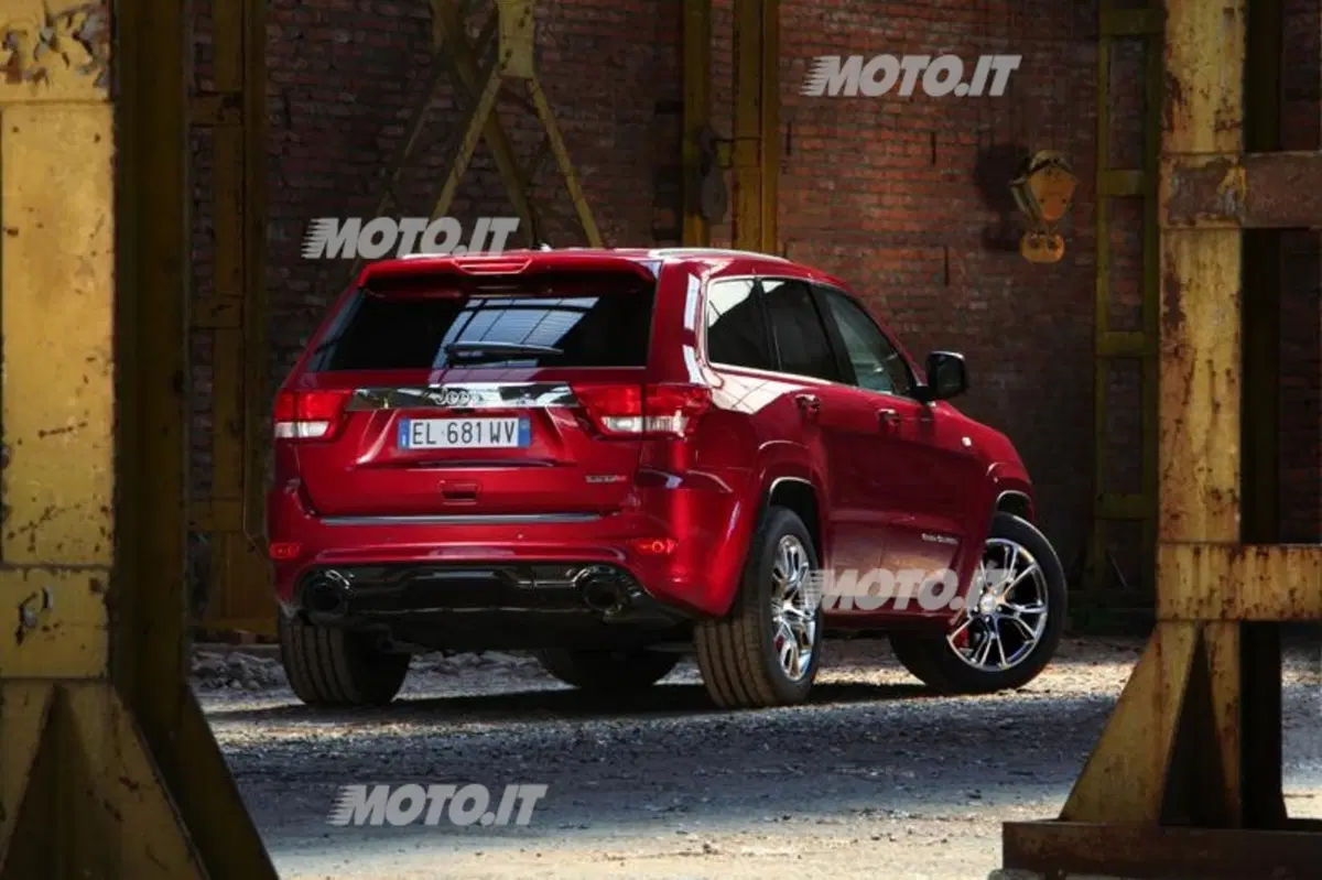 Jeep Grand Cherokee SRT (14)
