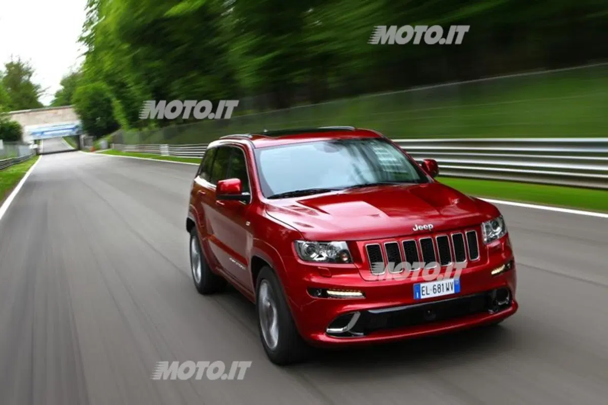 Jeep Grand Cherokee SRT (21)