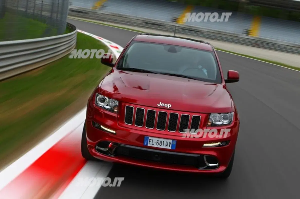 Jeep Grand Cherokee SRT (22)