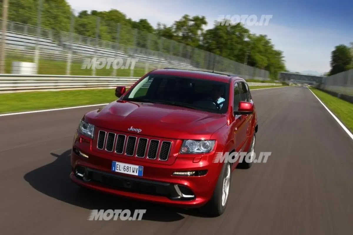 Jeep Grand Cherokee SRT (24)